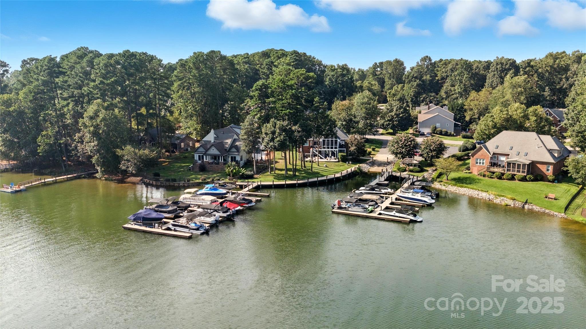 121 Pallisades Court