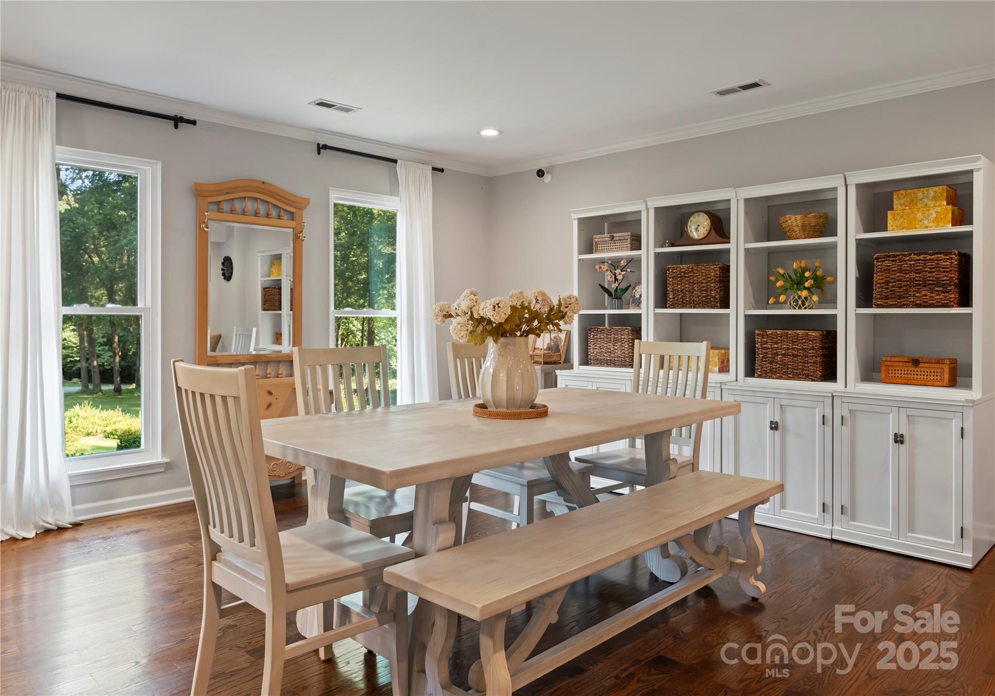 121 Pallisades Court