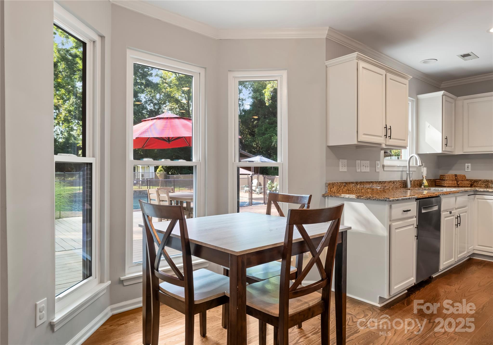 121 Pallisades Court