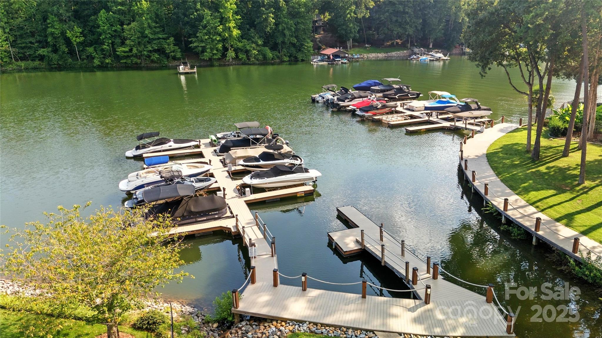 121 Pallisades Court