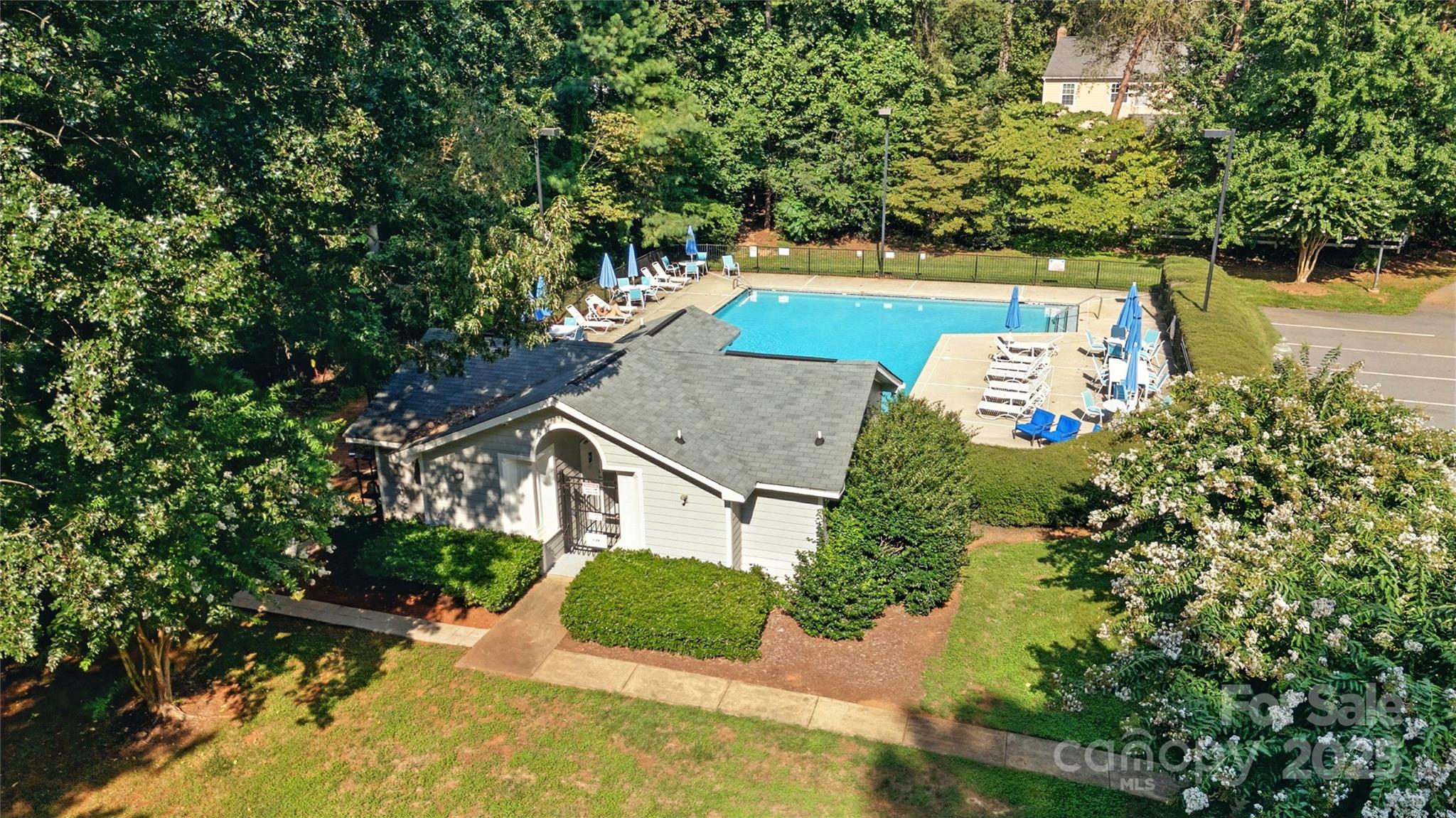 121 Pallisades Court