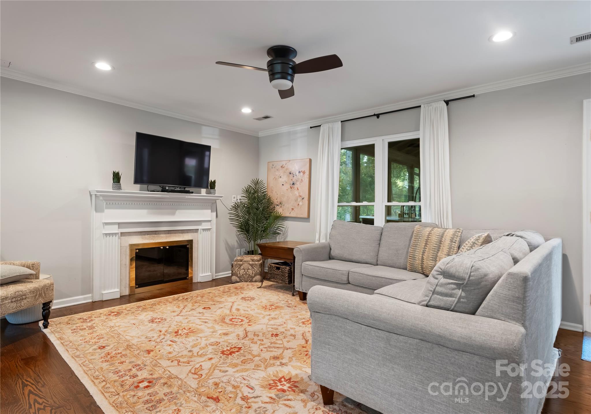 121 Pallisades Court