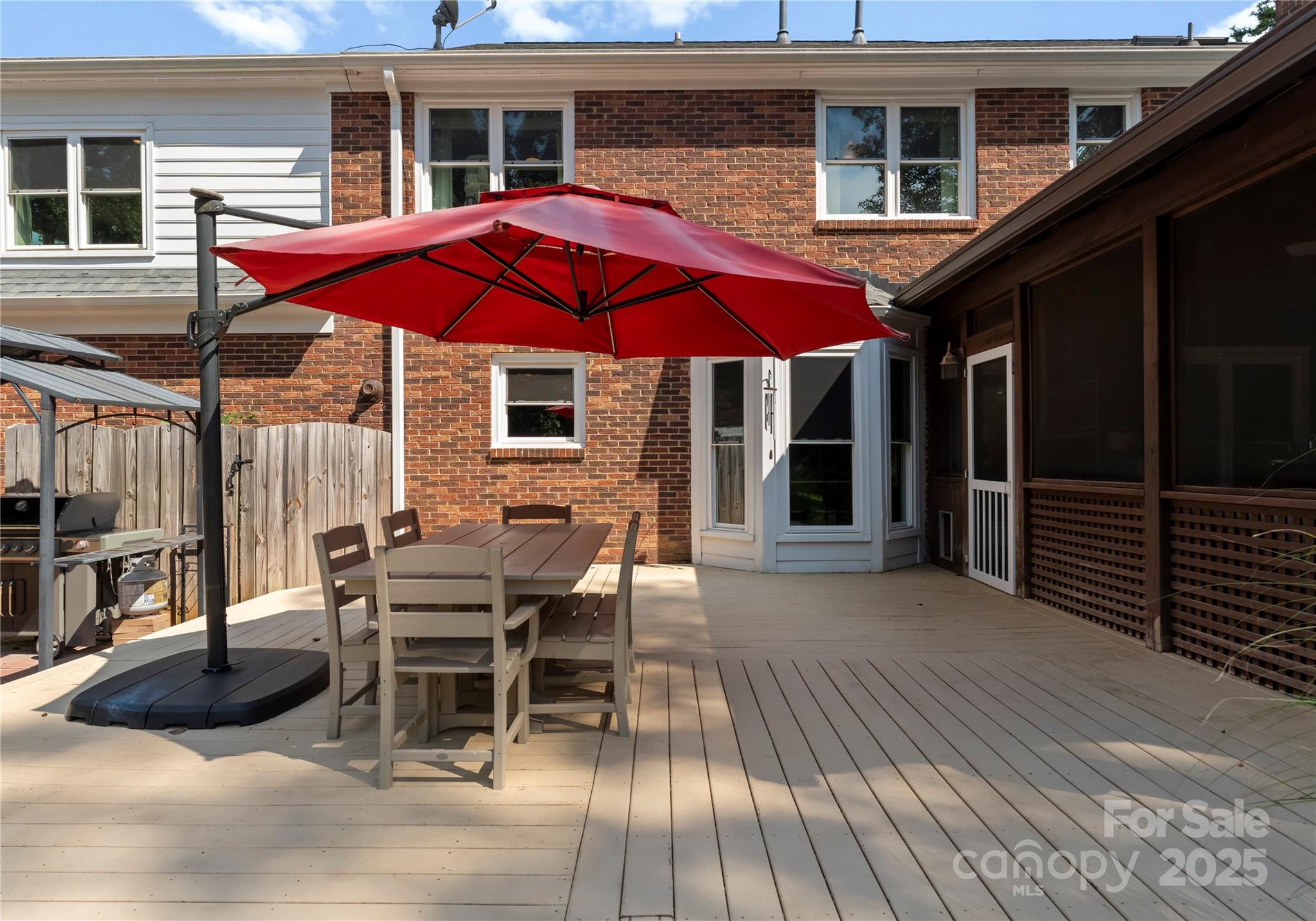 121 Pallisades Court