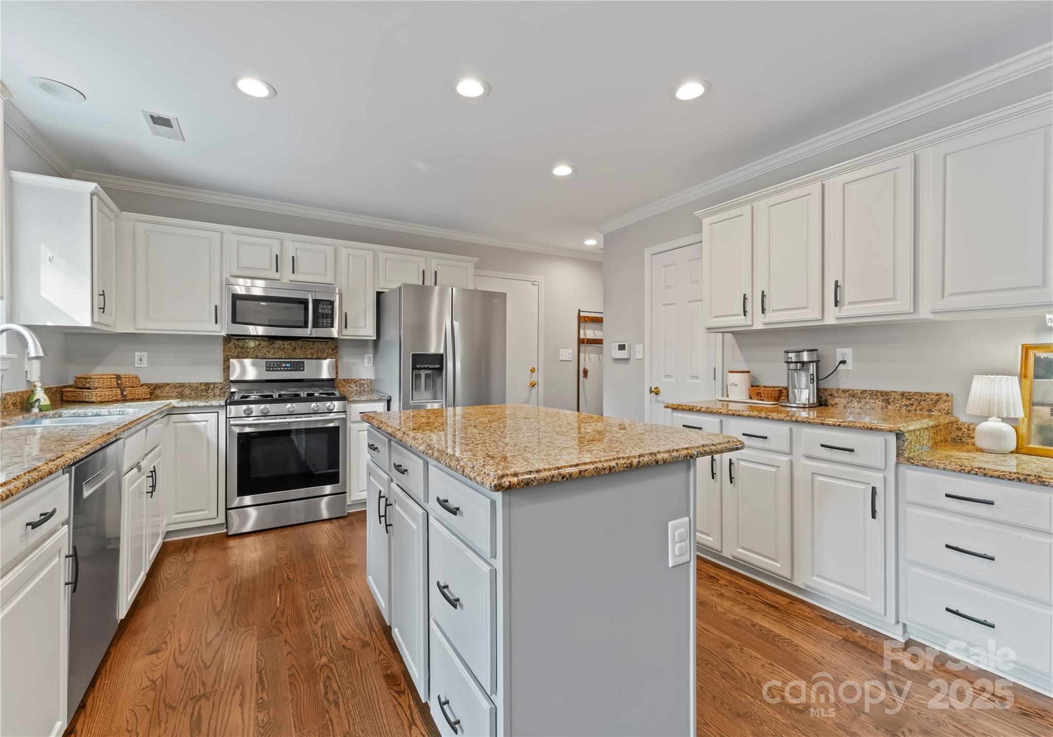 121 Pallisades Court