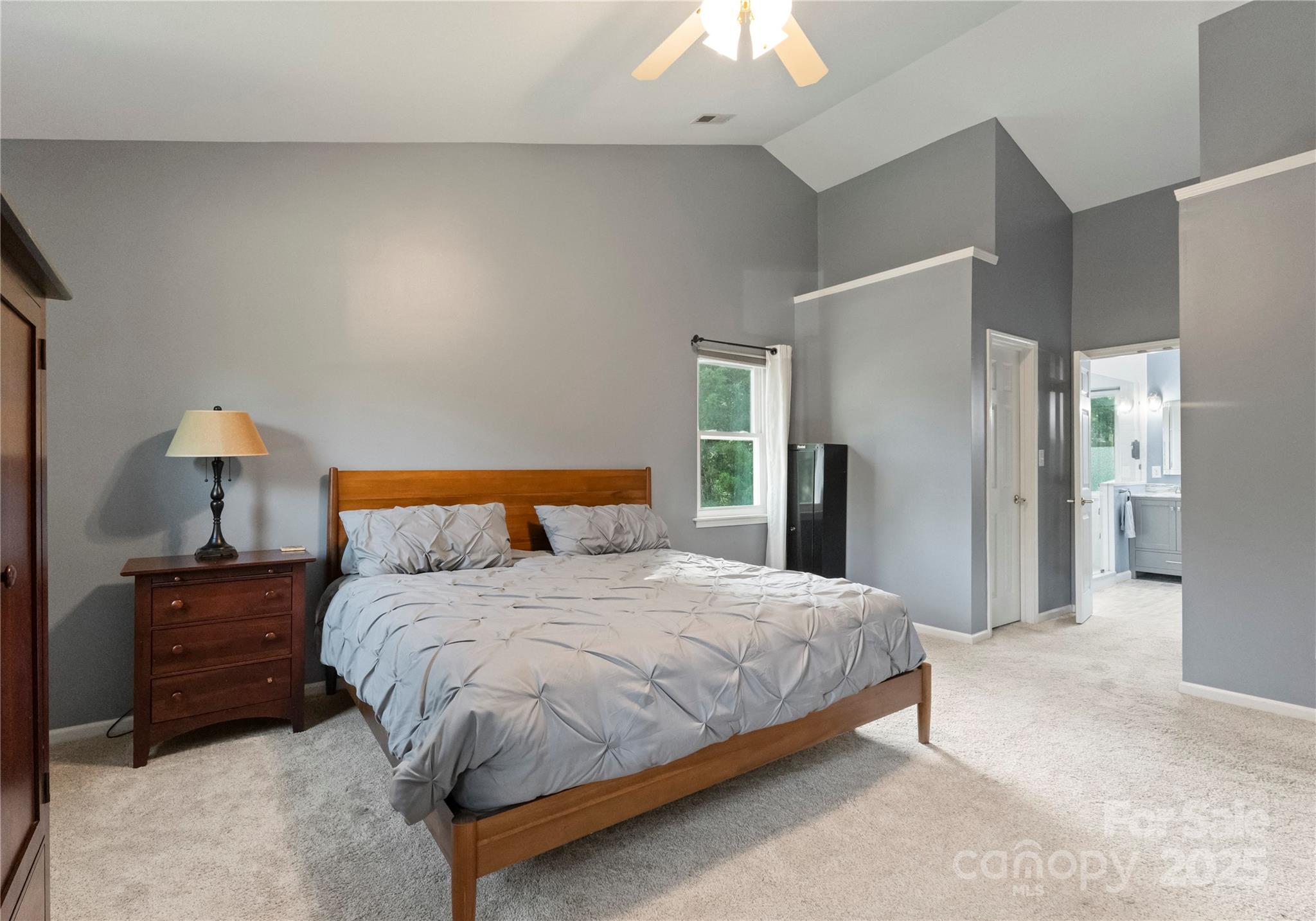 121 Pallisades Court