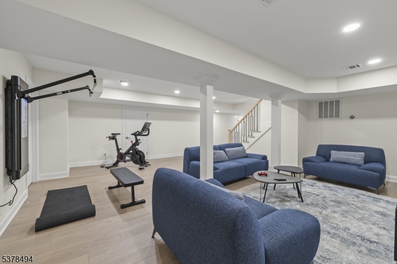 20 Woodfern Rd