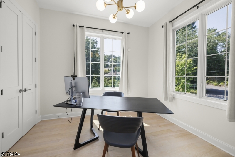 20 Woodfern Rd