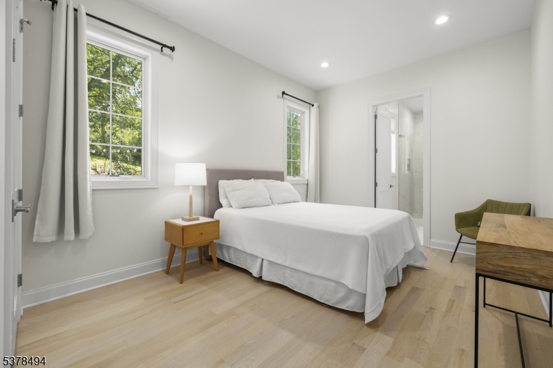 20 Woodfern Rd
