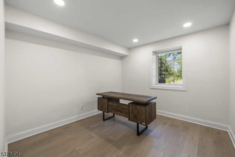 20 Woodfern Rd