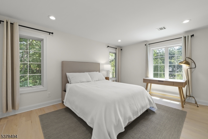 20 Woodfern Rd