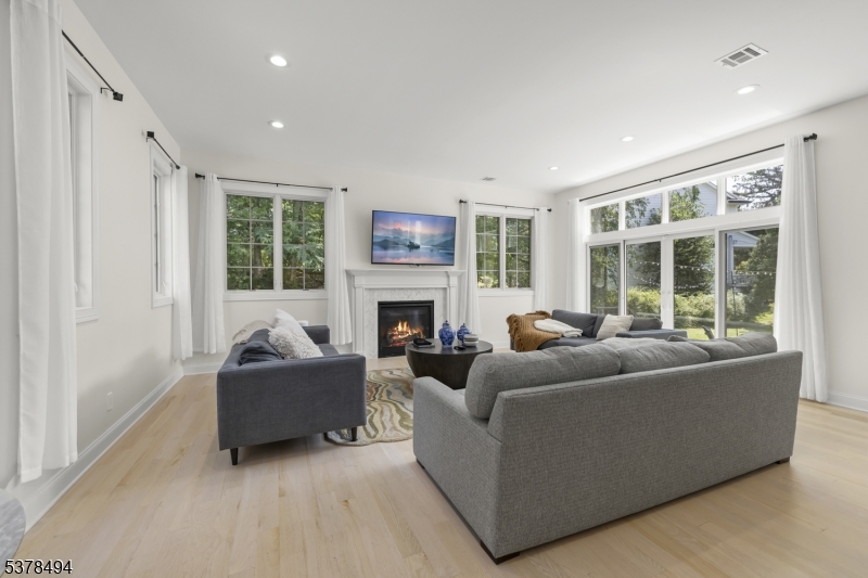 20 Woodfern Rd