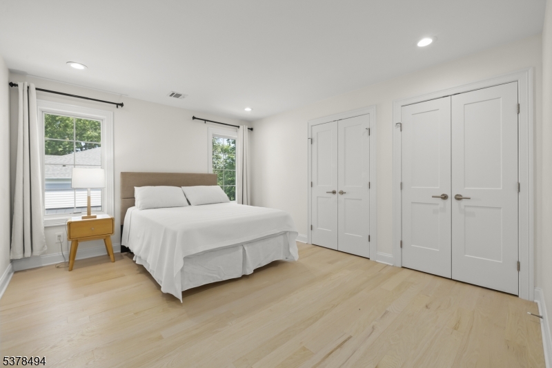 20 Woodfern Rd