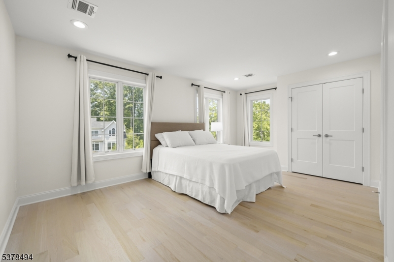 20 Woodfern Rd