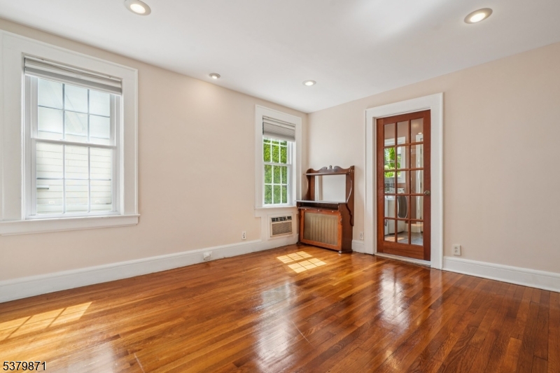 163 Myrtle Ave