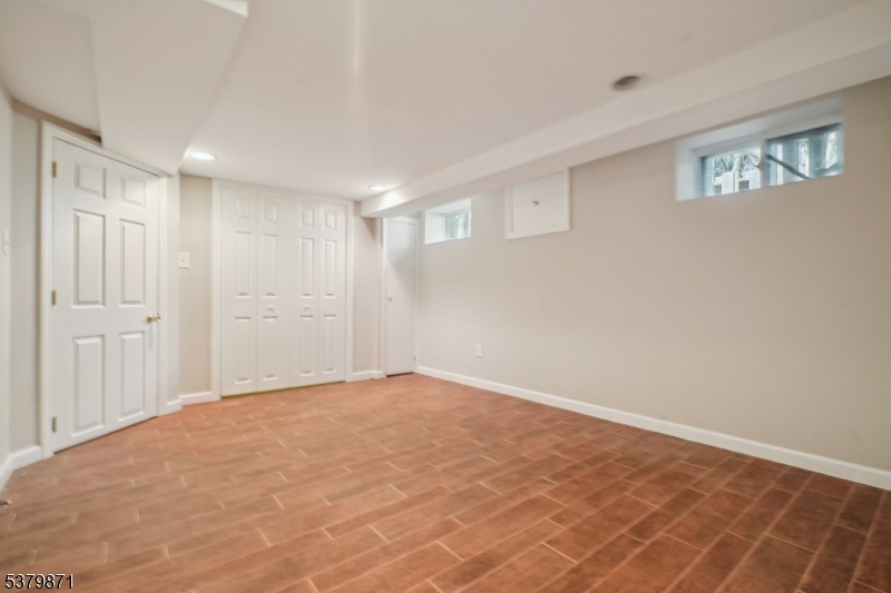 163 Myrtle Ave