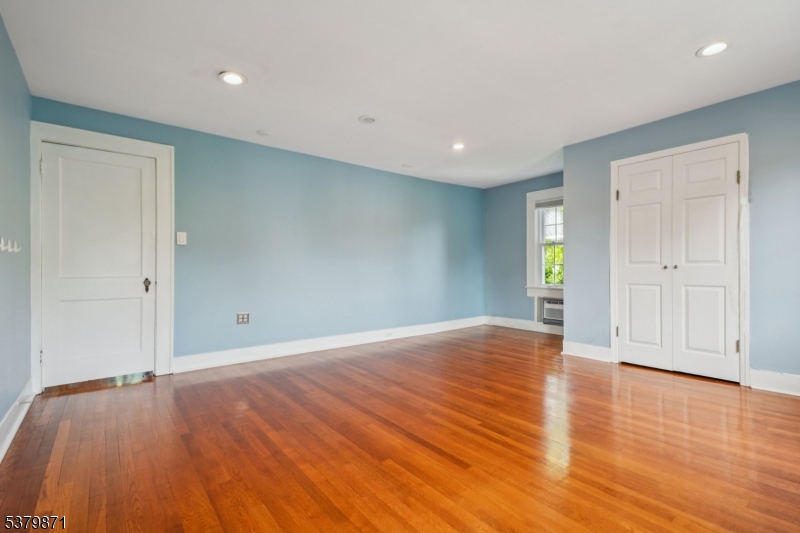 163 Myrtle Ave