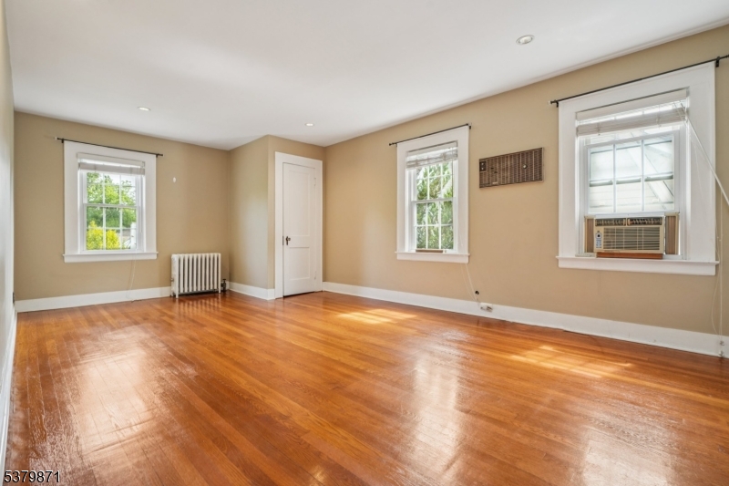 163 Myrtle Ave