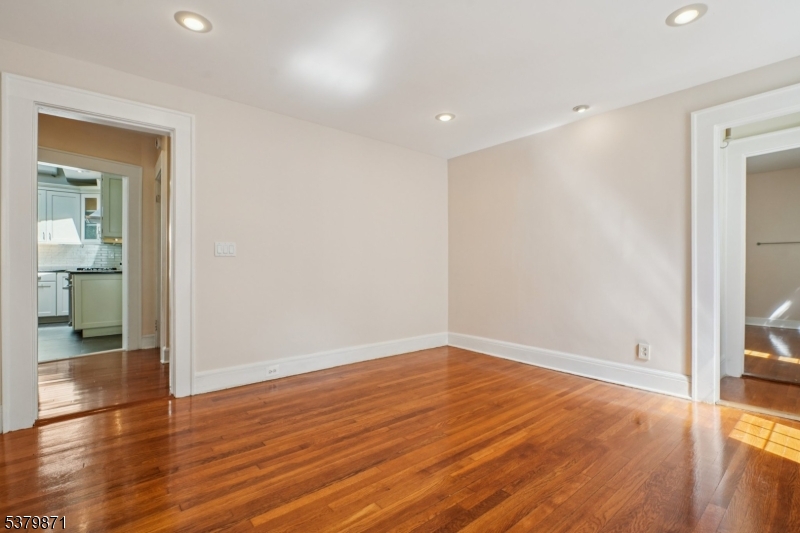 163 Myrtle Ave