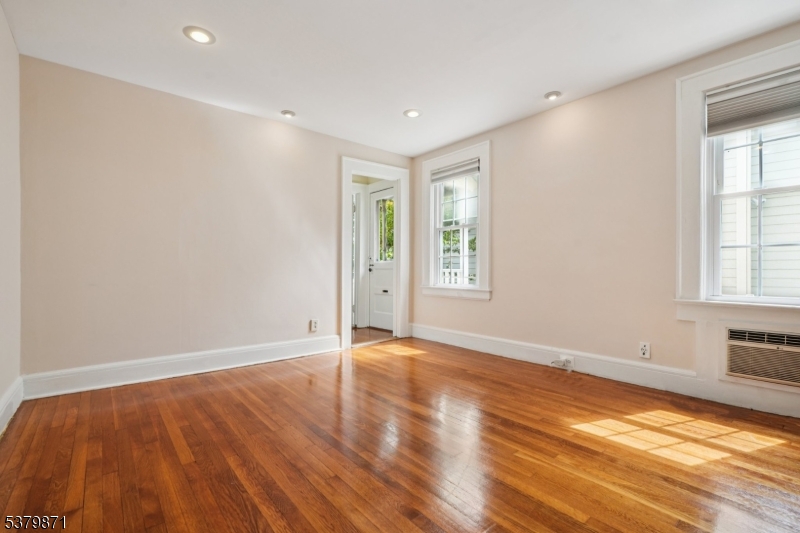 163 Myrtle Ave