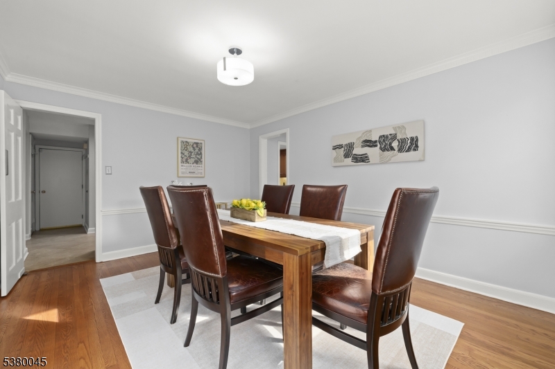 4 Meadowbrook Rd