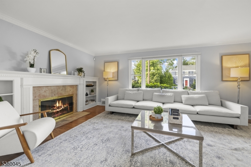 4 Meadowbrook Rd