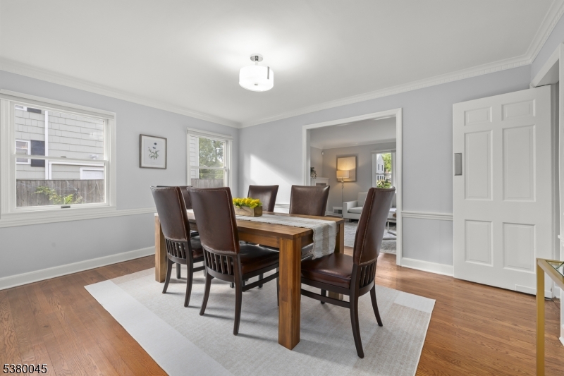 4 Meadowbrook Rd
