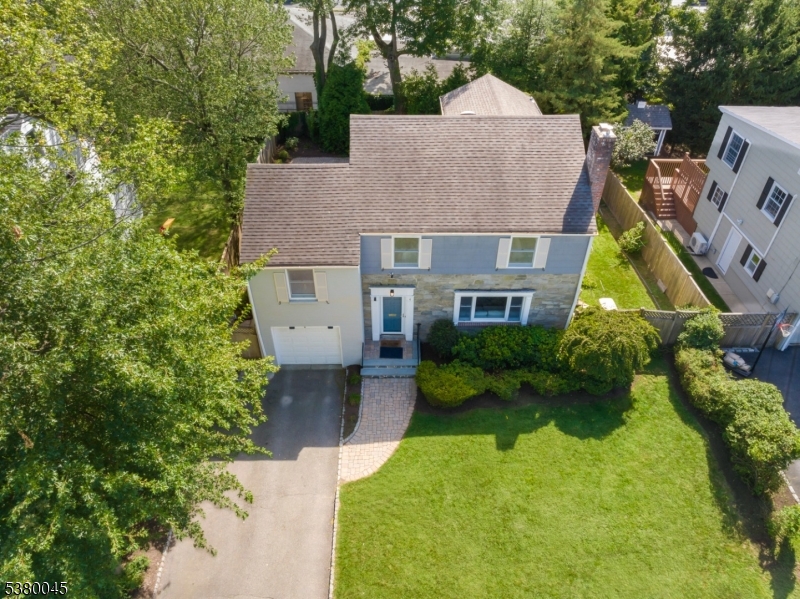 4 Meadowbrook Rd