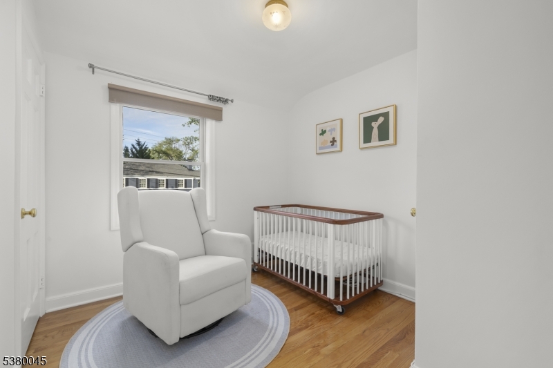 4 Meadowbrook Rd
