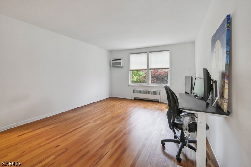 176 Millburn Ave 1005