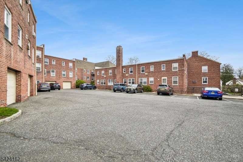 176 Millburn Ave 1029