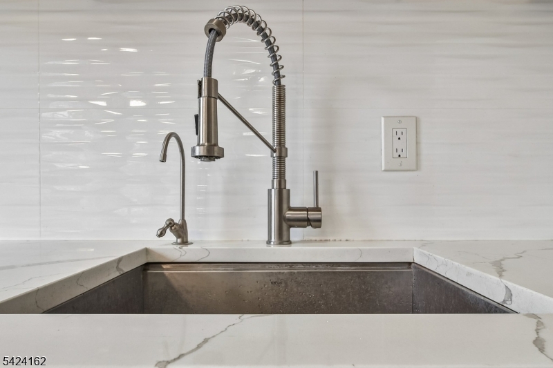 176 Millburn Ave 1029