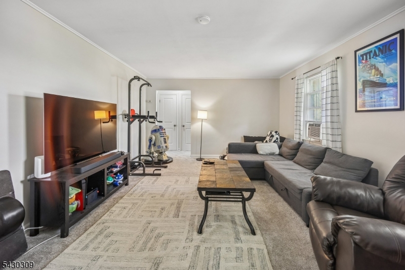390 Morris Ave 8