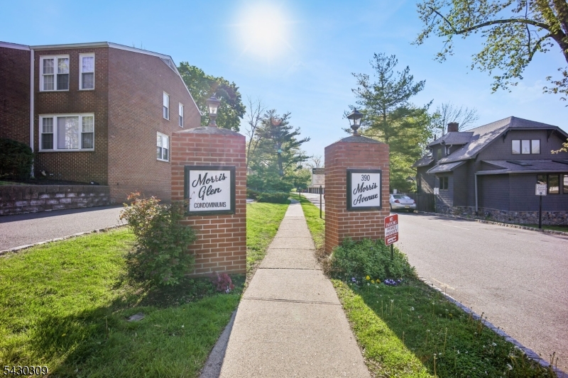 390 Morris Ave 8