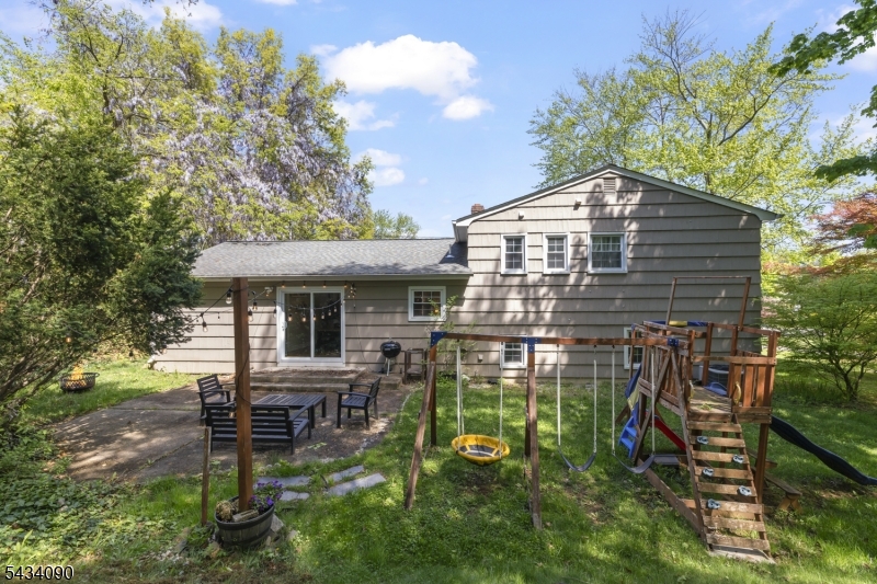 28 Ethan Dr