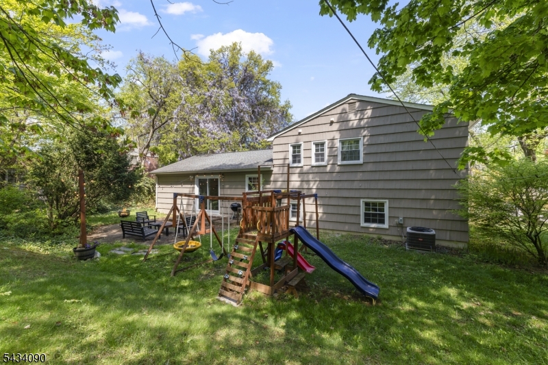 28 Ethan Dr