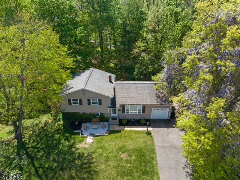 28 Ethan Dr