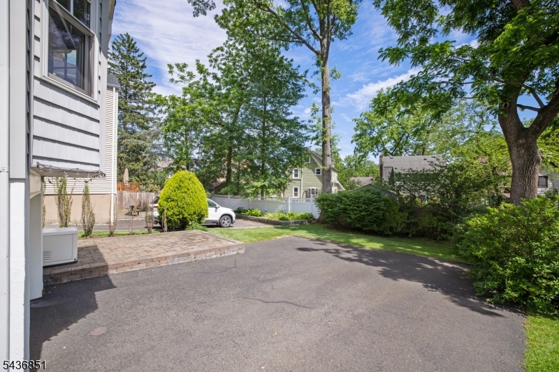 18 Sunset Dr