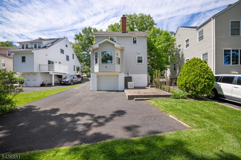 18 Sunset Dr