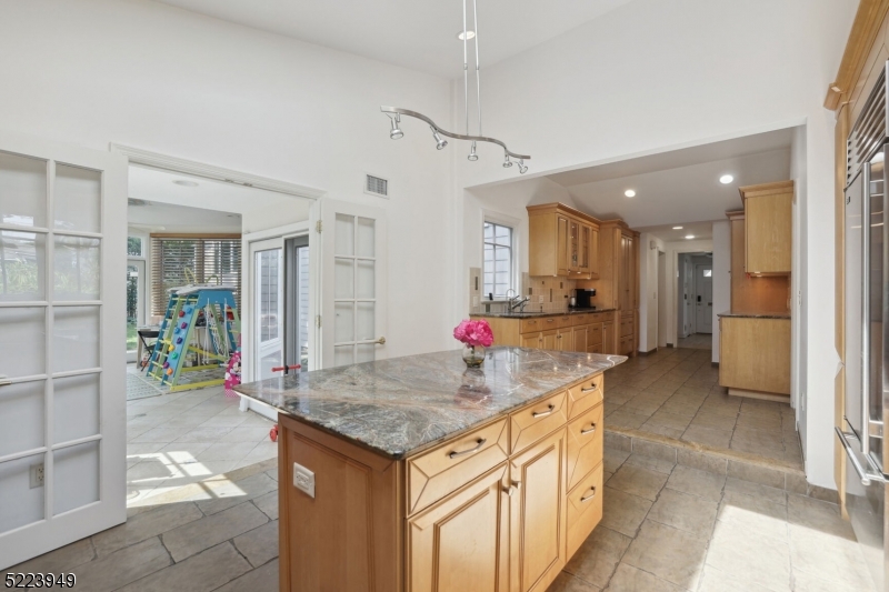 24 Thackeray Dr