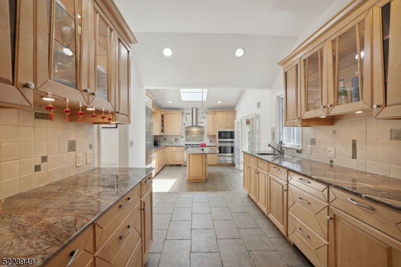 24 Thackeray Dr
