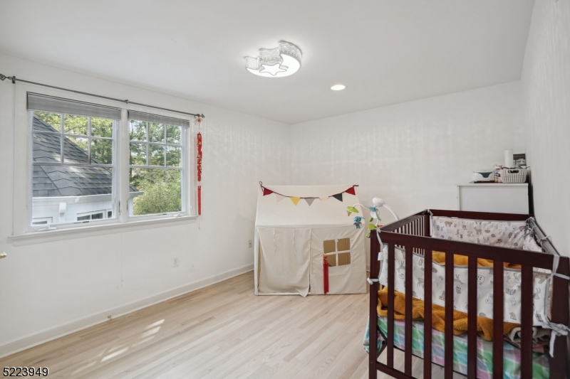 24 Thackeray Dr
