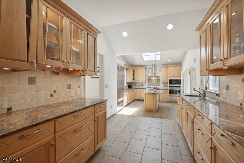 24 Thackeray Dr