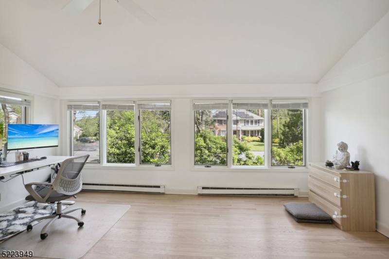 24 Thackeray Dr