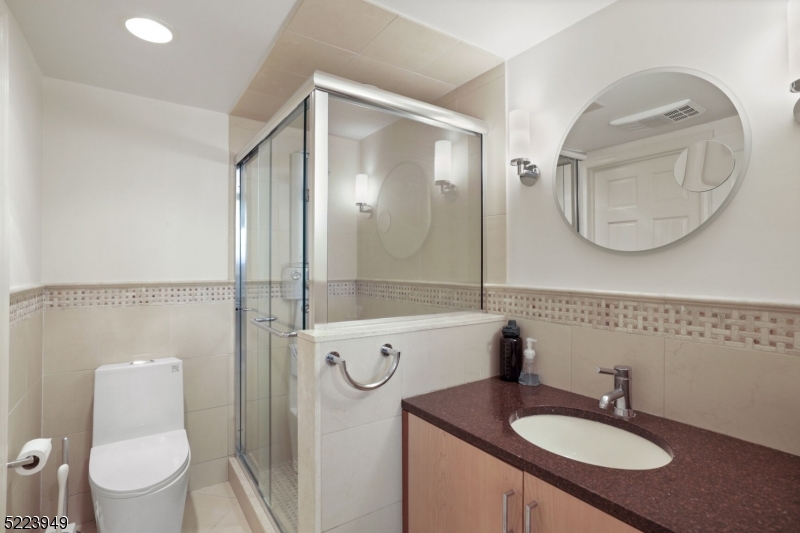 24 Thackeray Dr