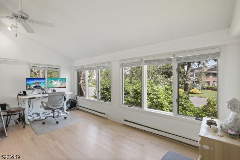 24 Thackeray Dr
