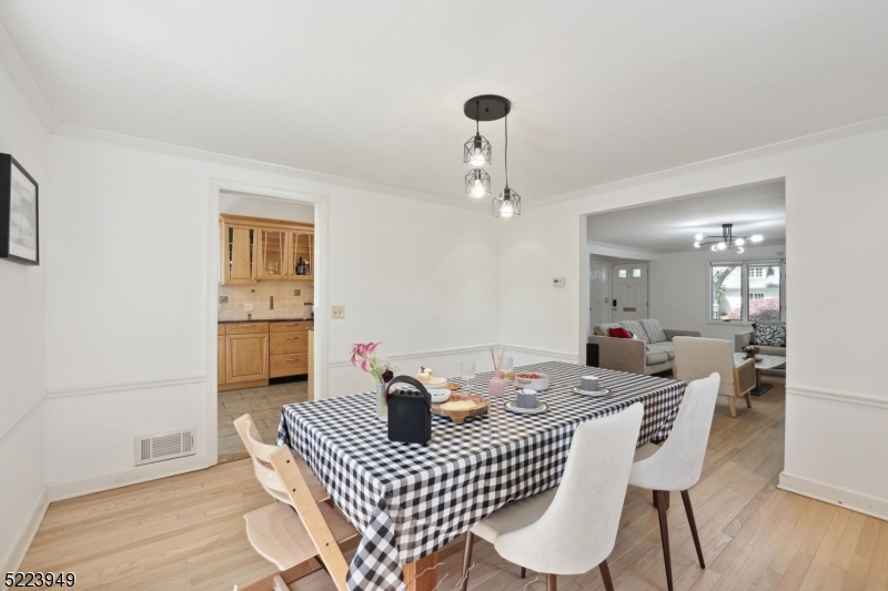 24 Thackeray Dr
