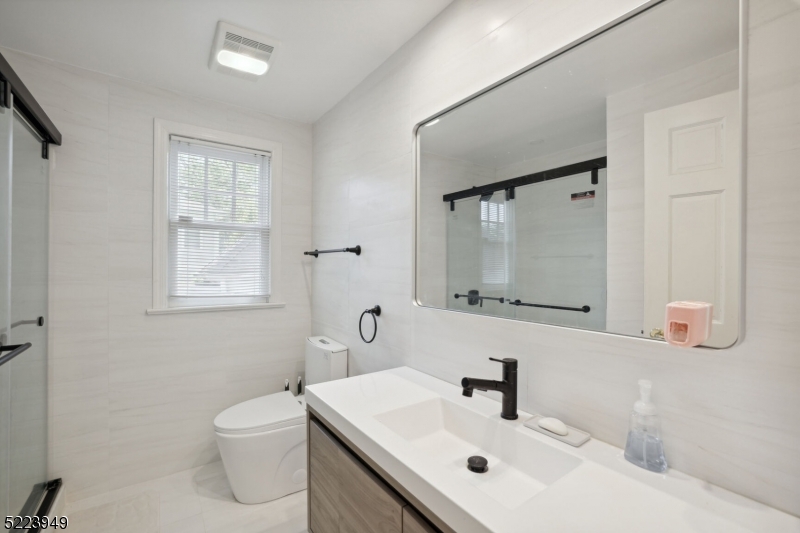 24 Thackeray Dr