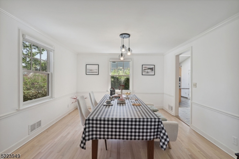 24 Thackeray Dr