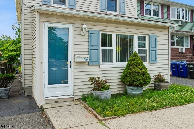 96 Rector St 2