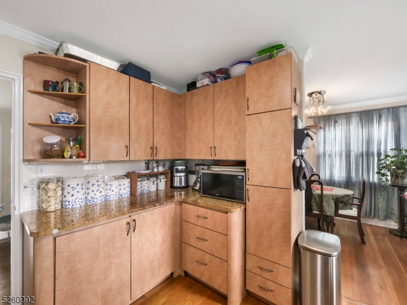 135 Hawthorne Ave